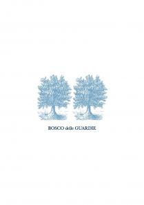 BOSCO DELLE GUARDIE.IL MARCHIO E COSTITUITO DA UNA PARTE NOMINALE CHE RACCHIUDE IL NOME DEL VINO E DA UNA PARTE BOSCO DELLE GUARDIE.MARCHIO E COSTITUITO DA UNA PARTE NOMINALE CHE RACCHIUDE IL NOME DEL VINO E DA UNA PARTE FIGURATIVA ESSA COLLEGATA. IL NOME RIPRENDE QUELLO DELLA LOCALITA DOVE SONO SITUATI I VIGNETI. IL BOSCO DELLE GUARDIE È UNA MACCHIA MEDITERRANEA DELL ALTA COLLINA CHE SEPARA QUASI A METÀ I MIGLIORI VIGNETI COLTIVATI A MONTEPULCIANO ED AGLIANICO DELL AZIENDA. L IMMAGINE SOVRASTANTE LA SCRITTA E COSTITUITA DA DUE ALBERI SIMMETRICI TRA LORO CHE RAPPRESENTANO APPUNTO L INIZIO DEL BOSCO. L IMMAGINE DI COLOR BLU PASTELLO SEMBRA DISEGNATA A MATITA E LA SCRITTA E DI UN BLU PIU SCURO CHE RISALTA SULL IMMAGINE. BOSCO DELLE GUARDIE.IL MARCHIO E COSTITUITO DA UNA PARTE NOMINALE CHE RACCHIUDE IL NOME DEL VINO E DA UNA PARTE