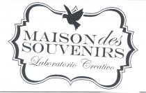 MAISON DES SOUVENIRS LABORATORIO CREATIVO - Il logo è rappresentato da una cornice decorativa dallo stile Barocco con doppio bordo, MAISON DES SOUVENIRS LABORATORIO CREATIVO - logo è rappresentato da una cornice decorativa dallo stile Barocco con doppio bordo, il primo meno spesso di quello interno. Dentro la cornice compare la scritta Maison des Souvenirs, Laboratorio Creativo, in alto alla scritta, a sovrastare la cornice, troviamo la silouette di un uccello che spicca il volo. Il logo potrà essere rappresentato in varie tonalità cromatiche senza averne una specifica, in base alle esigenze di utilizzo. Font utilizzato per MAISON SOUVENIRS = Engravers MT - Regular ; Font utilizzato per des = Edwardian Script ITC - Regular; Font utilizzato per Laboratorio Creativo = Edwardian Script ITC - Regular MAISON DES SOUVENIRS LABORATORIO CREATIVO - Il logo è rappresentato da una cornice decorativa dallo stile Barocco con doppio bordo