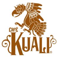 UN AGUILA DISEÑADA CON TRAZOS PREHISPANICOS DESCIENDE HACIA LA PALABRA KUALI; MISMA QUE LLEVA LA PALABRA CAFÉ SOBRE LA LETRA K