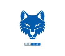 IMAGOTIPO DE COLOR AZUL COMPUESTO POR LA REPRESENTACIÓN DE UNA CABEZA DE LOBO VISTA DE FRENTE CON UN OJO REPRESENTADO ÚNICAMENTE CON SILUETA Y EL OTRO OJO CON RELLENO; MÁS UN RECUADRO DIVIDIDO POR COLOR CON LAS PALABRAS 