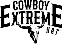 TIPOGRAFIAS QUE CONFORMAN EL NOMBRE DE LA MARCA COWBOY EXTREME HAT; EN LA PARTE DE ABAJO CUENTA CON UN CRANEO DE TORO