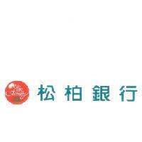 松柏銀行及 we are family logo
