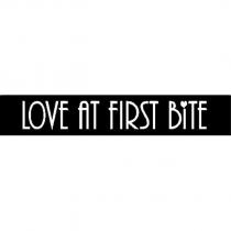 LOVE AT FIRST BiTE 及圖