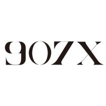 907X