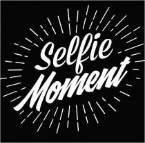 SELFIE MOMENT