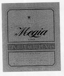 Francisco Megia VINO TINTO VALDEPEÑAS VALDEPEÑAS DENOMINACIÓN DE ORIGEN Embotellado por Agrupación Bodegas Navarro López, Cañadas y Nieto S.L. VALDEPEÑAS ESPAÑA