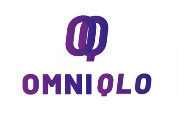 Словесный элемент состоит из одного фантазийного слова «OMNIQLO», выполненных заглавными буквами в латинице. Транслитерация: омнкло, перевода нет.