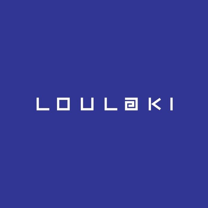 Транск. [loulaki], транслит [лулаки’]. Слово из греческого языка, где «???????» переводится как «индиго» - насыщенный синий цвет, что вызывает ассоциации с морем и Санторини — одним из самых популярных курортов в Греции с его крышами цвета индиго.